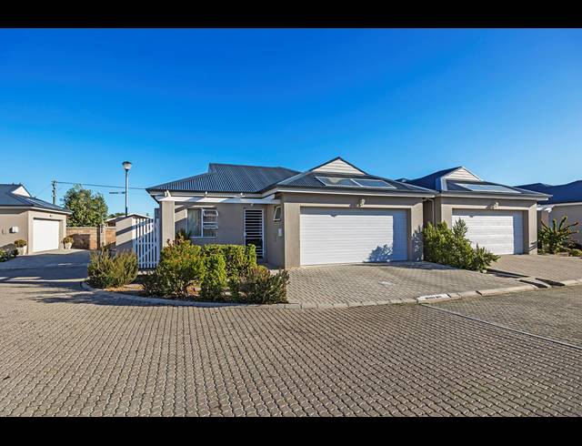 3 BEDROOM HOUSE FOR SALE IN ZONNENDAL